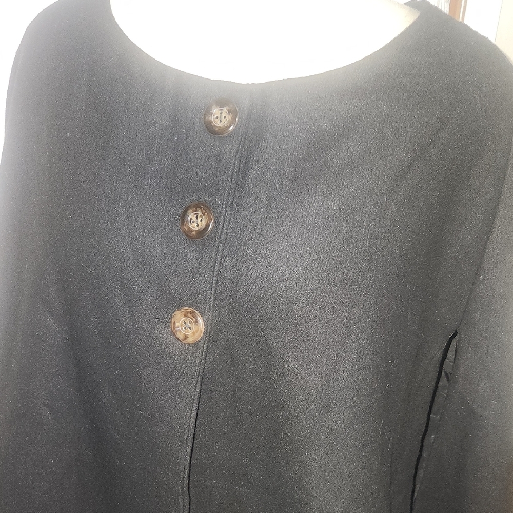 MOONAR Black Women's Fully Lined Carolers Cape/Jacket Size Large NWT - Picture 11 of 13